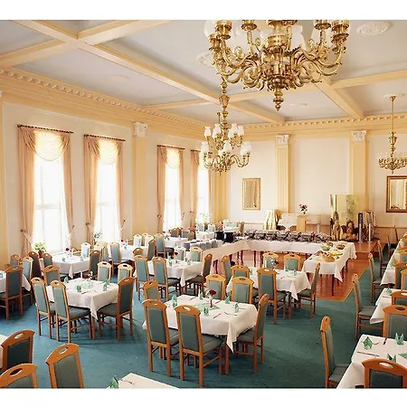 Hotel Garni Goldene Henne 3*