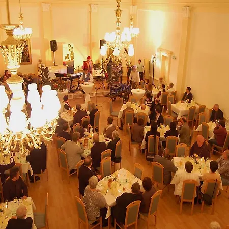 Garni Goldene Henne Hotel 3*