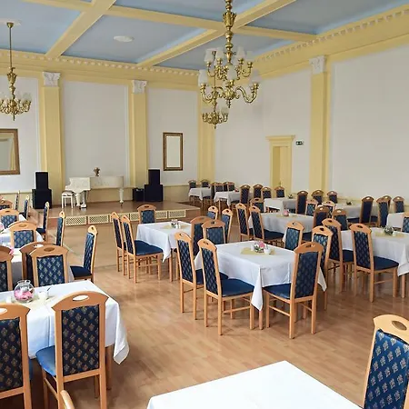 Hotel Garni Goldene Henne Arnstadt