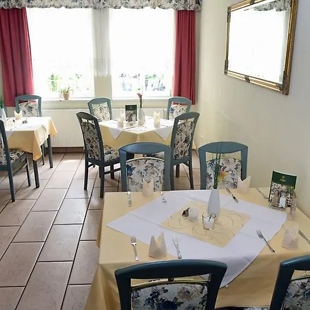 Garni Goldene Henne Hotel 3*