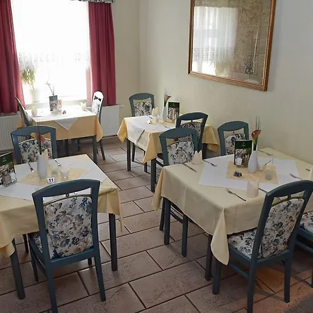 Garni Goldene Henne 3* Arnstadt