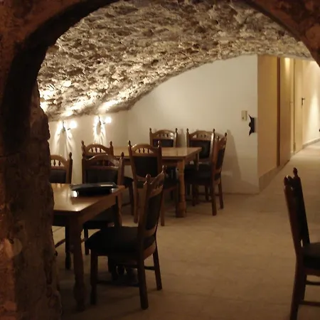 Garni Goldene Henne Hotel