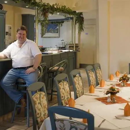 Garni Goldene Henne 3* Arnstadt