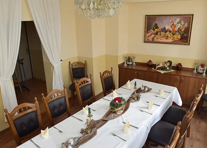 Garni Goldene Henne Arnstadt