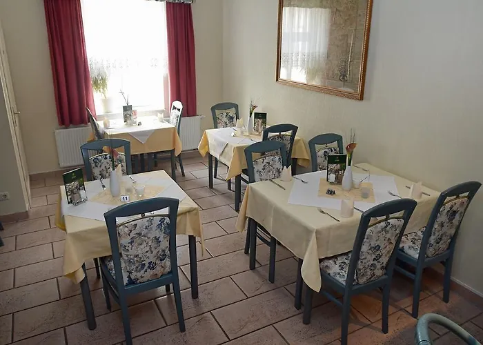 Garni Goldene Henne 3* Arnstadt