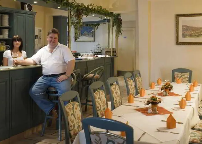 Garni Goldene Henne 3* Arnstadt