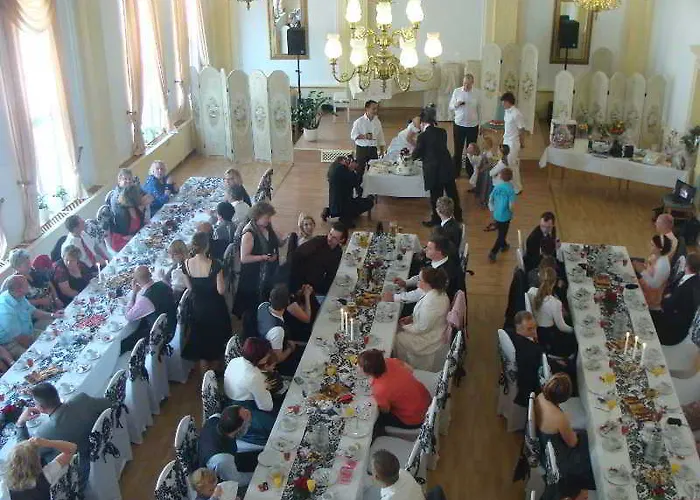 Hotel Garni Goldene Henne 3*