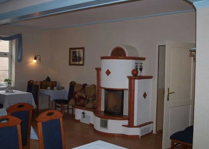 Hotel Garni Goldene Henne 3*